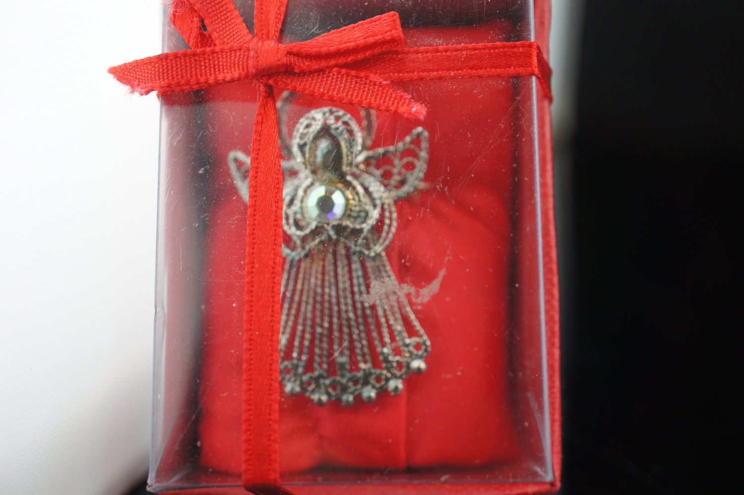 愛の天使 シルバートーン 箱入り CZ オーロラ フィリグリー 彫刻