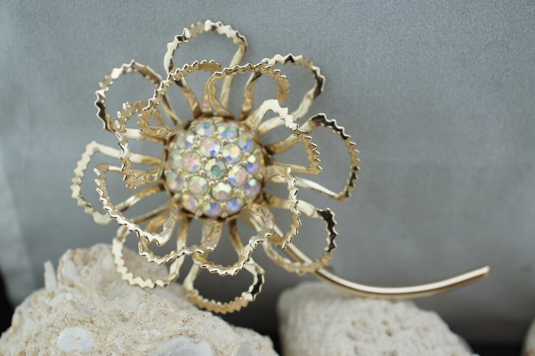 Belle Broche Ancienne Fleur 3D Signée Sarah Coventry - Vintage