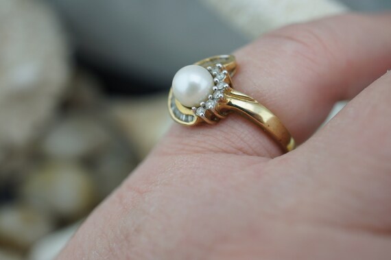 Vintage Solid 10k Yellow Solid Gold Ring Diamond … - image 6