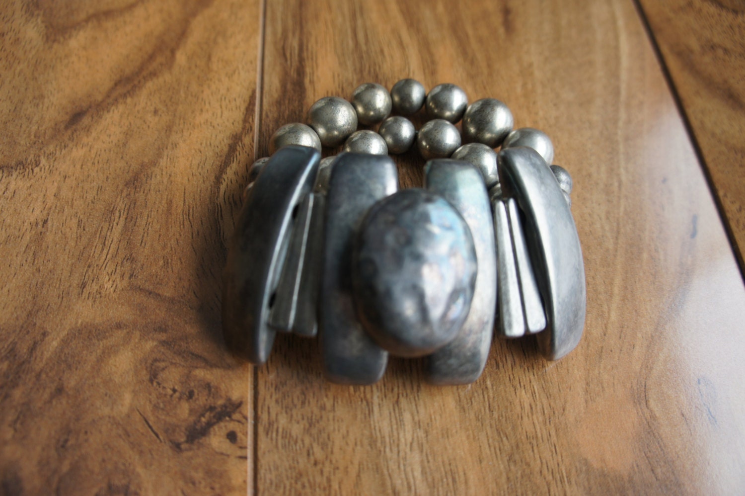 希少　ヴィンテージ　シルバー　ビーズ　カラフル　アンティーク　ブレスレット アンティークビーズ ブレスレット 金赤 ヴィンテージビーズ 民族ビーズ