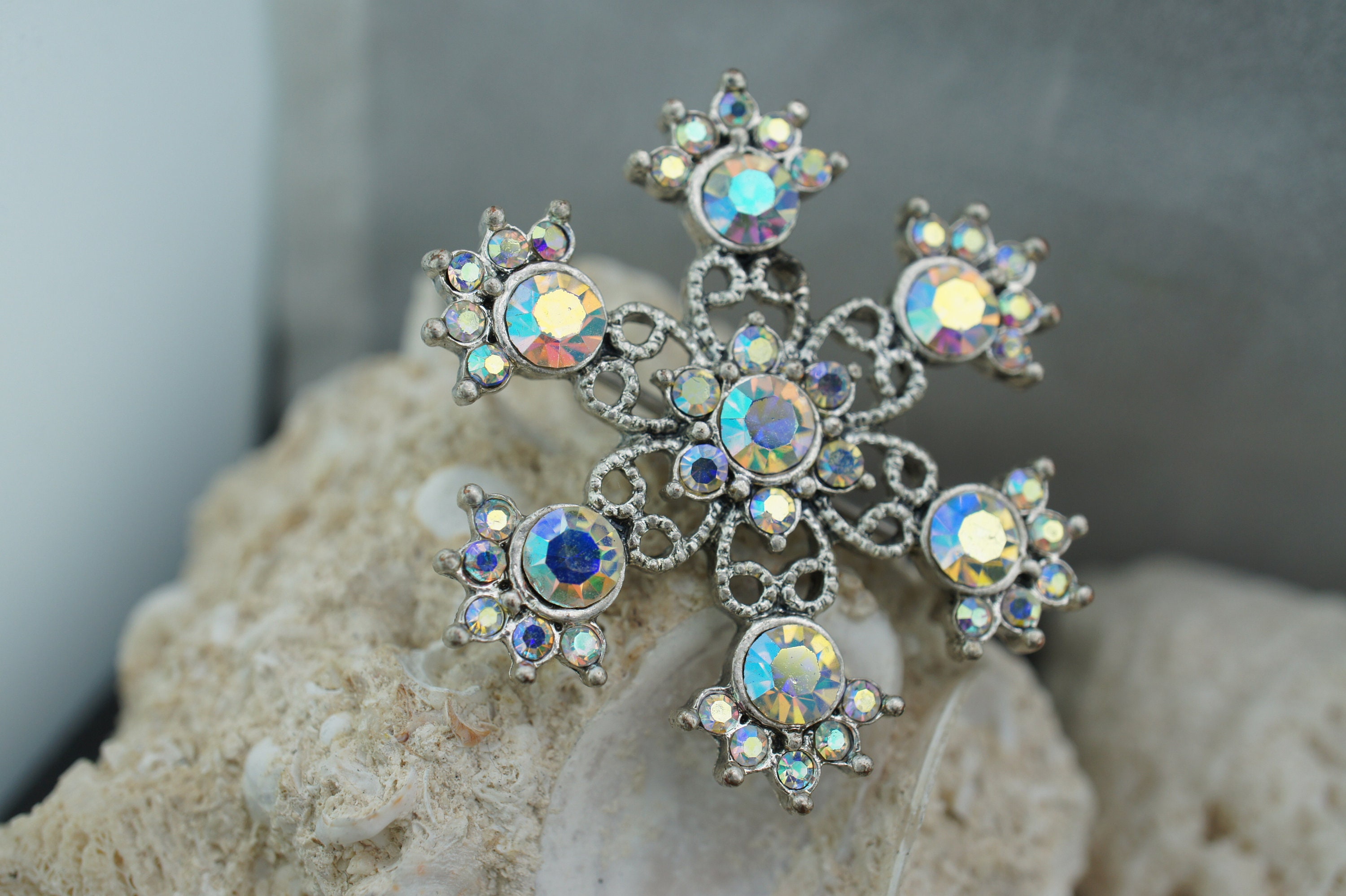 Vintage Jewelry Art Silver Tone Flower Snowflake Multicolor