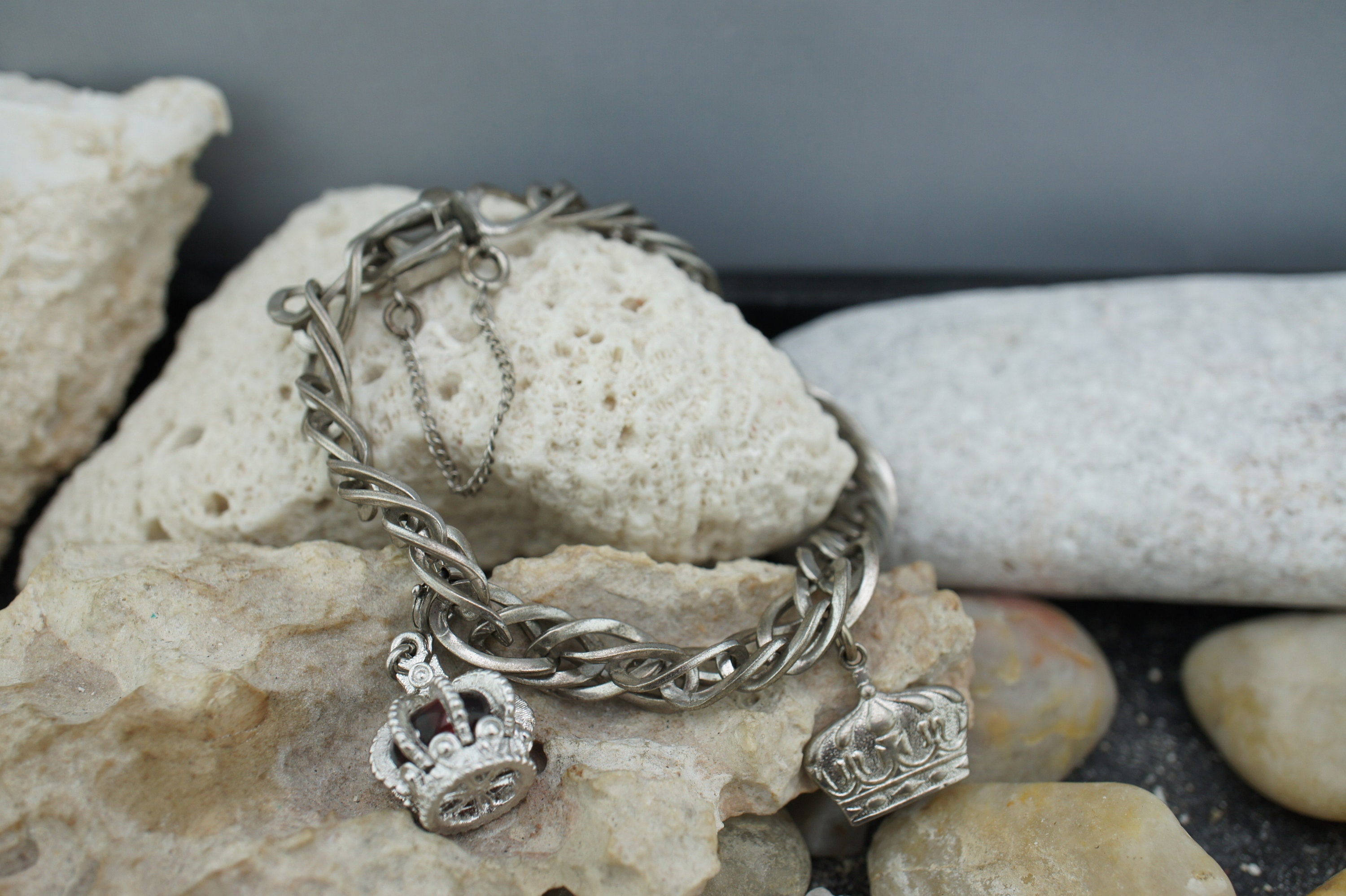 Bracelet A & Z Sterling Silver 925 2 Charms Royal Hat Gift