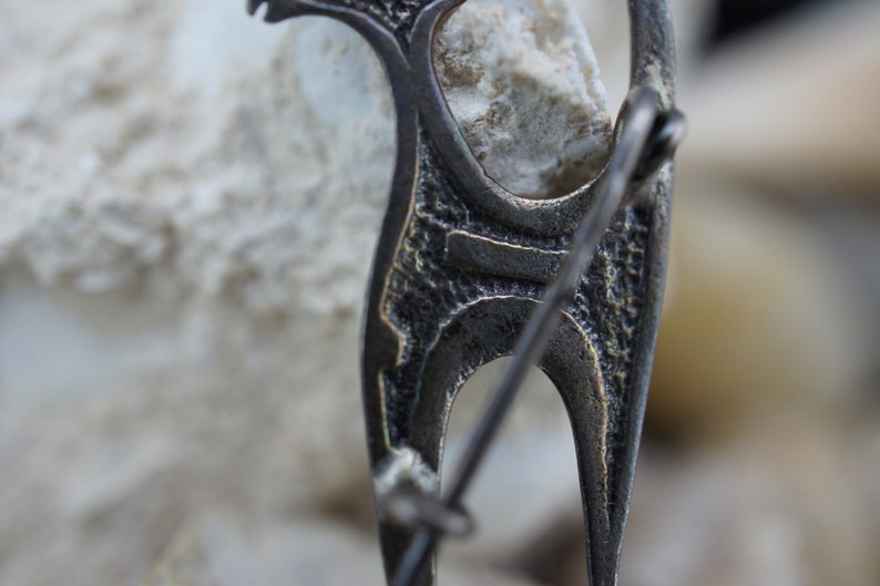 Sterling Silver 925 Vintage Cat kitty animal pet with Green Eyes patina Art Deco Jewelry Pin Brooch *171