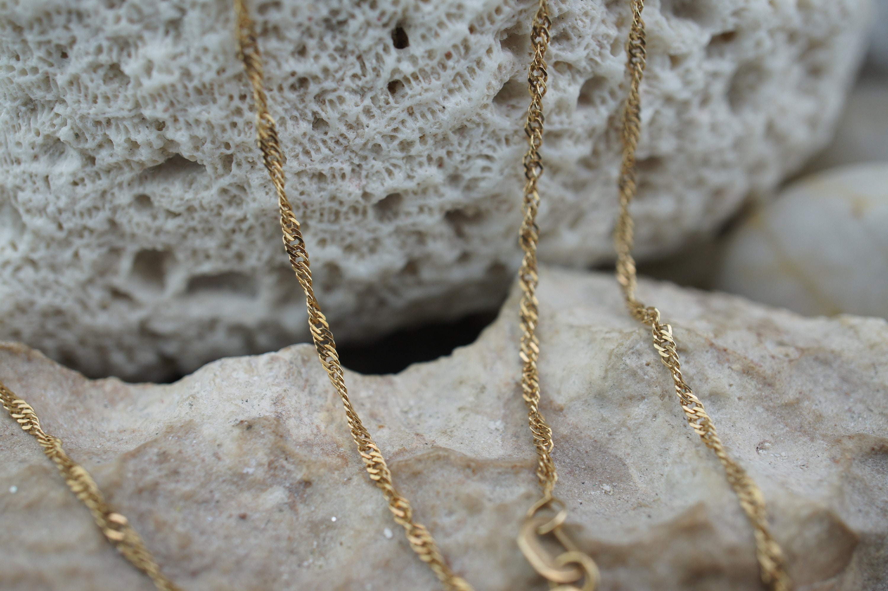 SOLID GOLD 14k  Yellow Rope Twisted Design Chain Necklace 1.8 grams 18” long 1.5mm Wide Gift Art Deco *