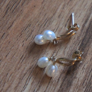 Vintage Bolt Stud Earrings 14k solid Gold Diamond Ball with Genuine Mother of Pearl Pearls White Freshwater Fashion Earrings Adult Child