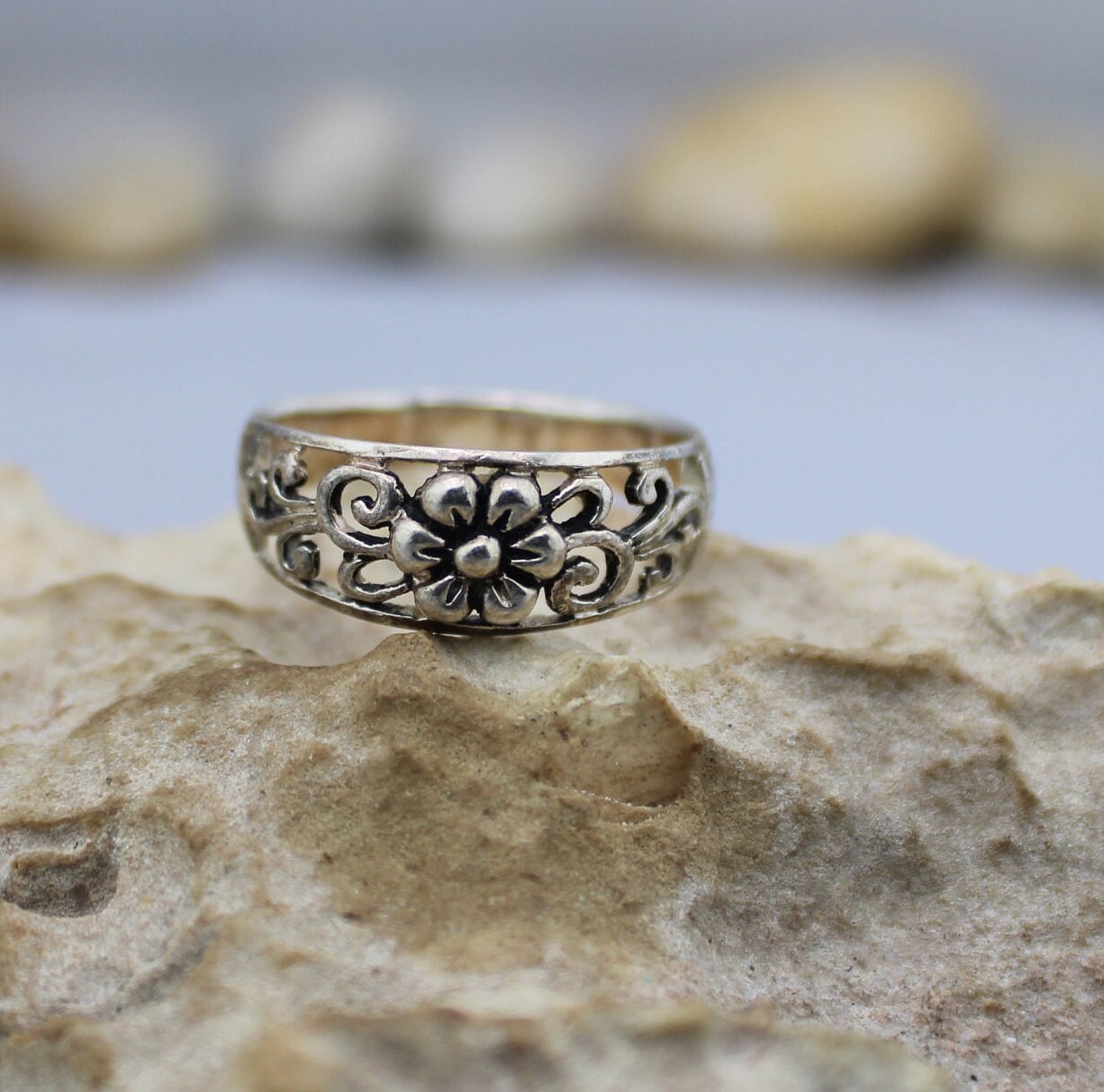 Vintage Ring Silver Sterling 925 LA Flower Filigree Carved Signed Size 8 Art Deco Jewelry Modernist SO173 - Etsy Vintage Ring Silver Sterling 925 LA Flower Filigree Carved Signed Size 8 Art Deco Jewelry Modernist SO173 - Etsy
