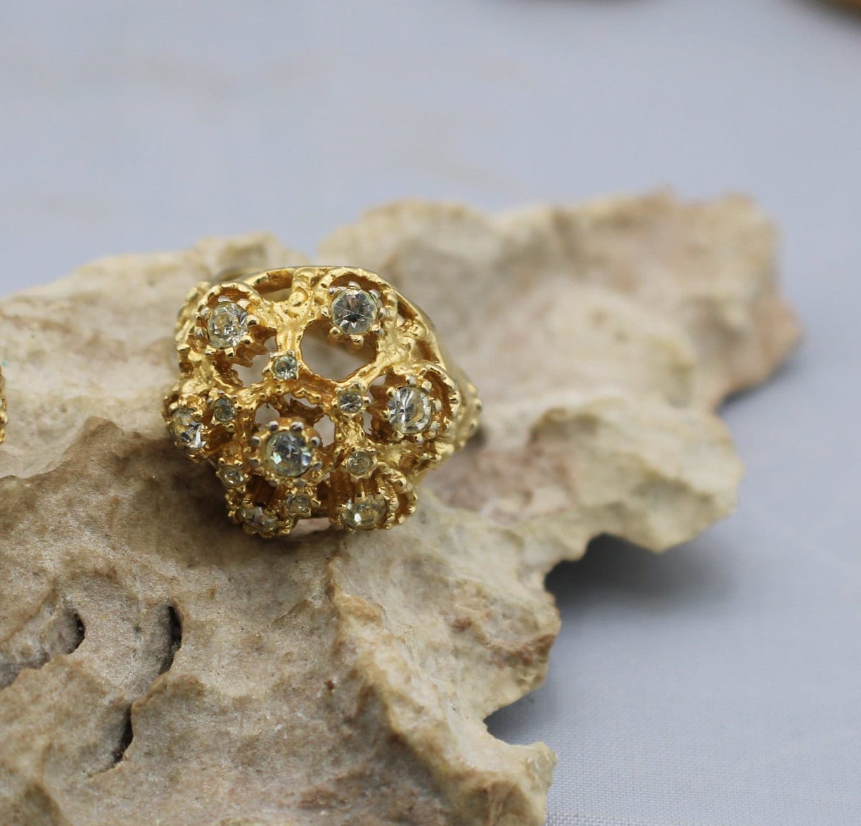 Vintage 18KT HGE ESPO Gold Plated Ring Size 9 With Clear Vintage 18KT HGE ESPO Gold Plated Ring Size 9 With Clear