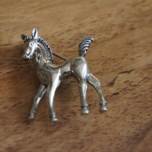 Vintage Beau Pet collectable designer 3d details Foal Pin Brooch  design Sterling Silver 925 Animal Horse  W-110