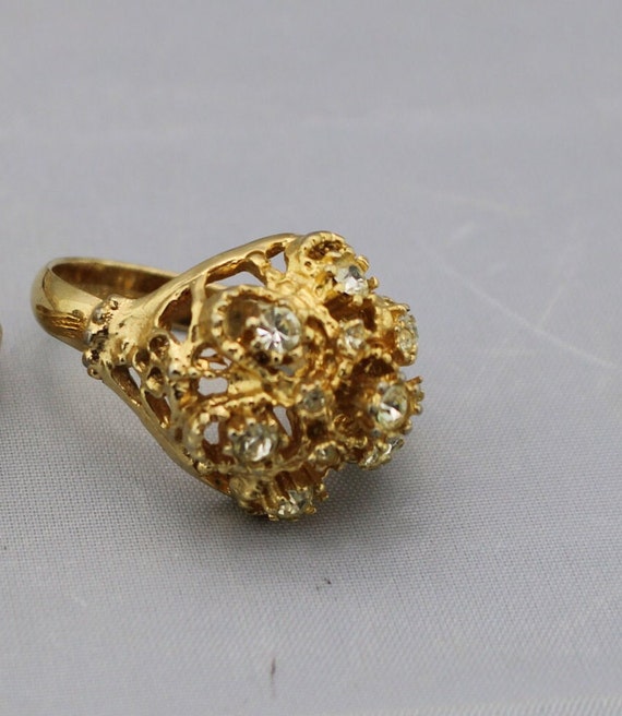 Vintage 18KT HGE ESPO Gold Plated Ring Size 9 With Clear Vintage 18KT HGE ESPO Gold Plated Ring Size 9 With Clear