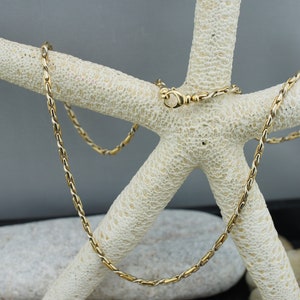 18k Italy Solid Gold Chain Necklace 10.1 grams 20 1/8” long 2.5 mm Wide Gift Figure Eight Design Art Deco d