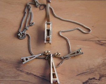 Lot De Bijoux Avon Vintage - 1 Collier Et 4 Paires De Boucles D'oreilles à Clips - Neuf Sans Boîtes