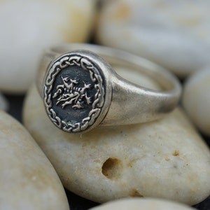 Sterling Ring 925 Vintage Band Ring Size 9.5 hammered design the Dragon Art Deco Jewelry st788
