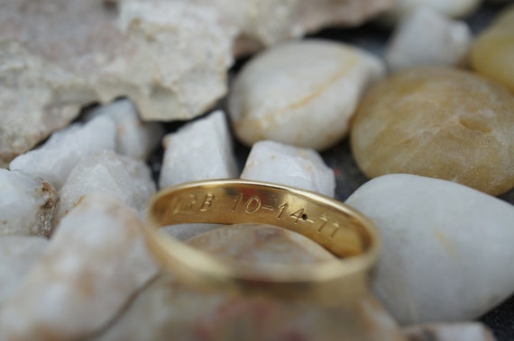 Solid Yellow Gold 14K JTC 969 Made by Zales Engraved Ornament