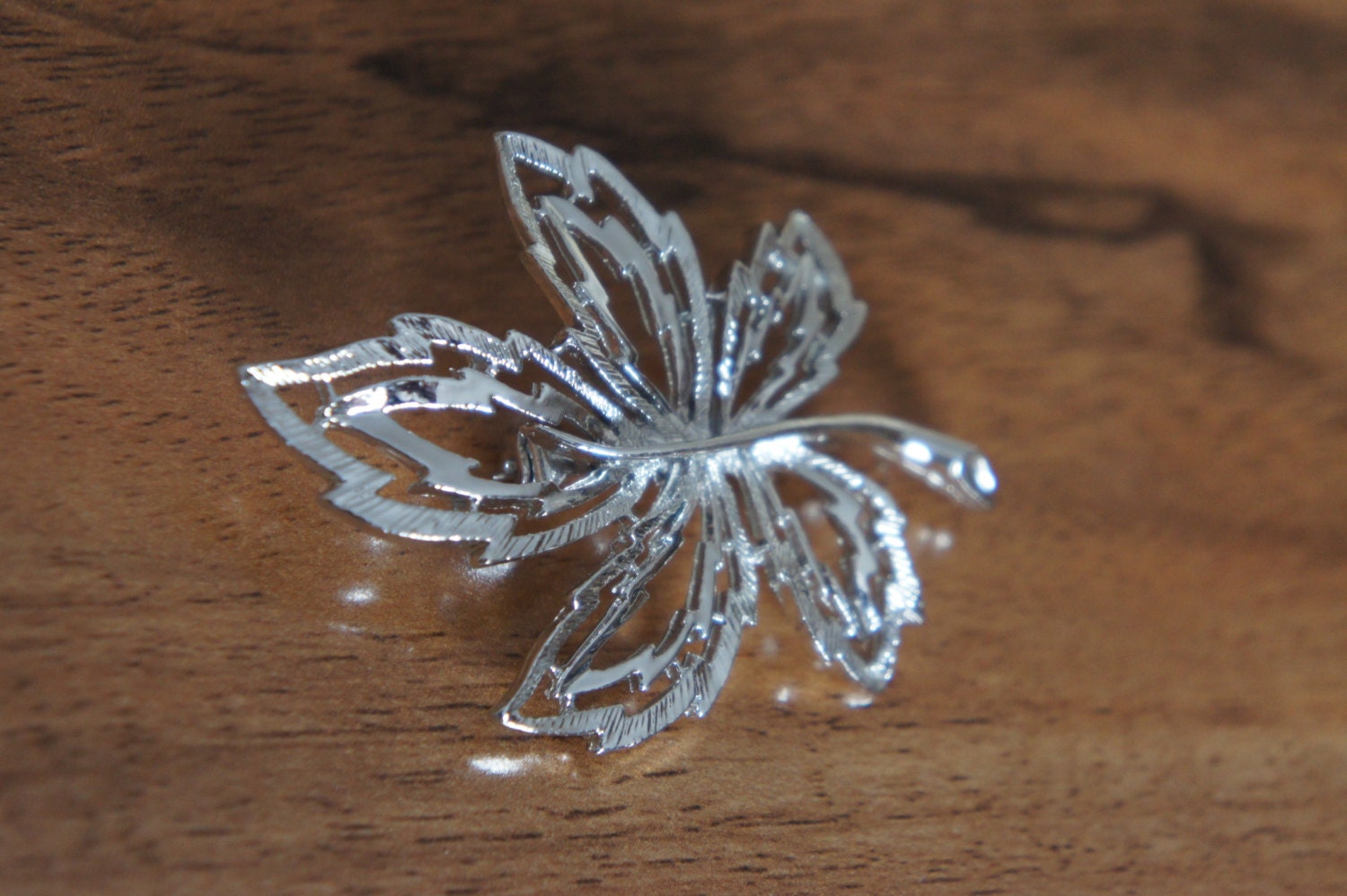 ブローチ ヴィンテージ 純銀 揺れる 1fe7e5599685c554c033cb01932490