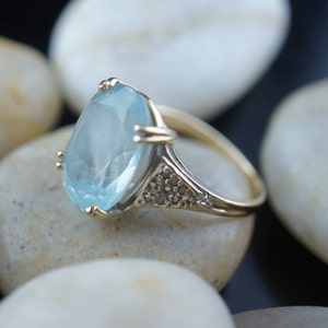 Vintage Solid 14k Yellow  Solid  Gold Ring light blue stone Aquamarine Opal diamond solid Jewelry Collectable FM Franklin Mint  size 6.  A