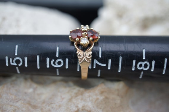 Vintage Solid 10k Solid Gold  Ring Gemstone light… - image 5