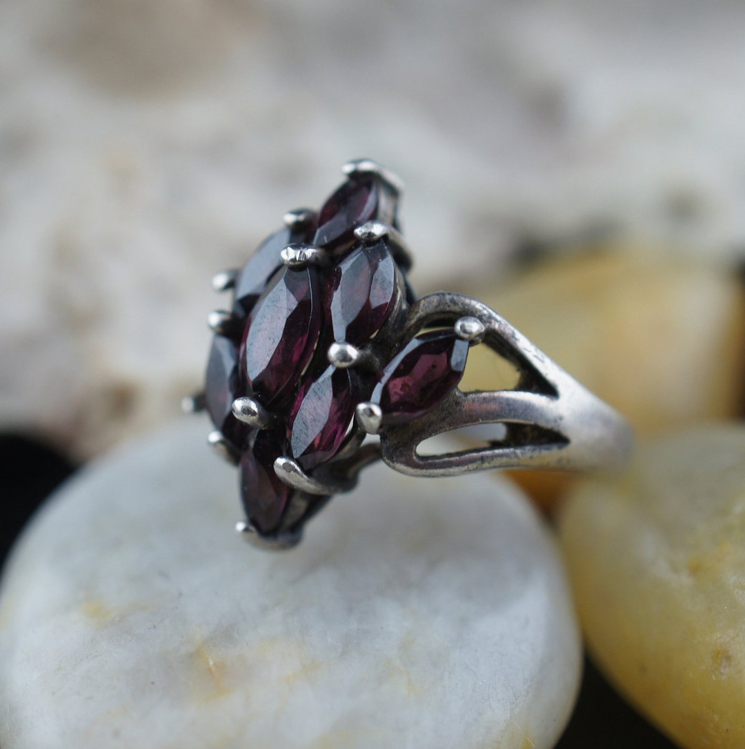 925 STERLING SILVER NV Ring Size 6 Garnet Red Stone Band Art Deco Jewelry Vintage Minimalist Coctail St325 - Etsy 925 STERLING SILVER NV Ring Size 6 Garnet Red Stone Band Art Deco Jewelry Vintage Minimalist Coctail St325 - Etsy