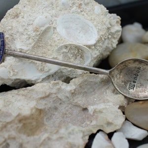 925 Art Deco Vintage decorative teaspoons Sterling Silver Enamel 1966 OLD Curiosity Shop LONDON Souvenir Spoon st596