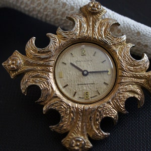 Swiss Made Saxony Shock Resistant Wind Up Necklace Pendant Watch Gold PECK z-029