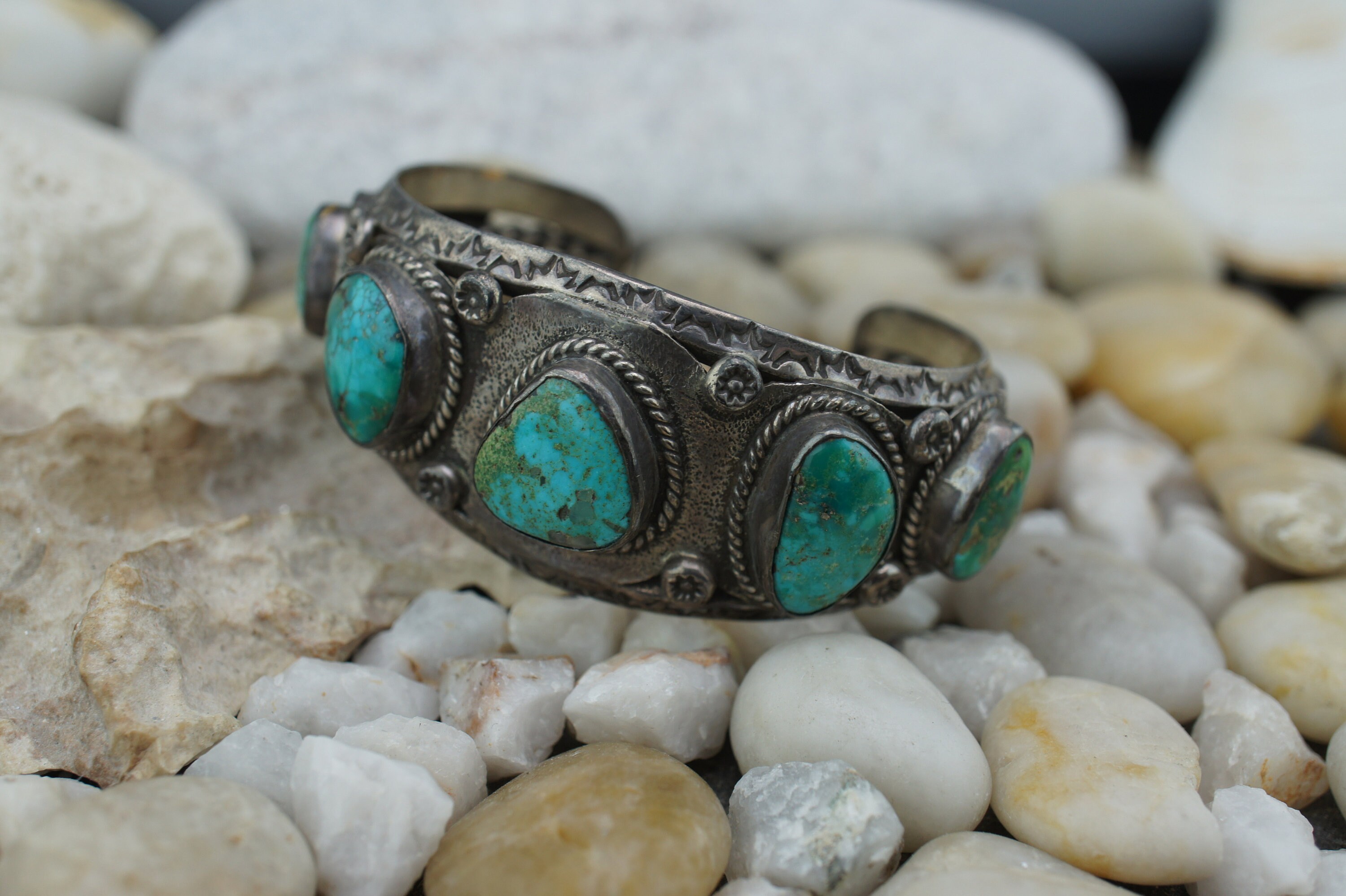 ブレスレット WILLIE and DUFFY Round turquoise bangle silver 925 handmade 925 Sterling Silver Rock Crystal Turquoise Bangle @ $475