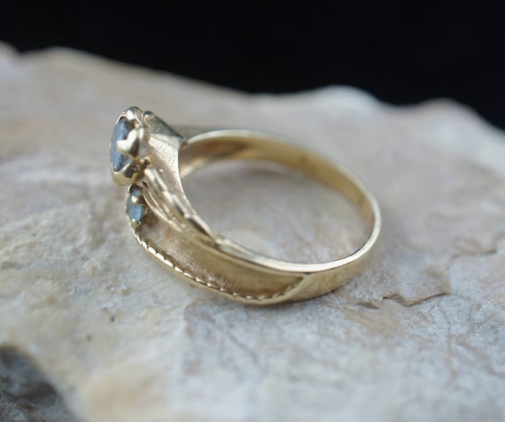 Vintage  Solid 14k Solid Gold Ring  gemstone ligh… - image 2