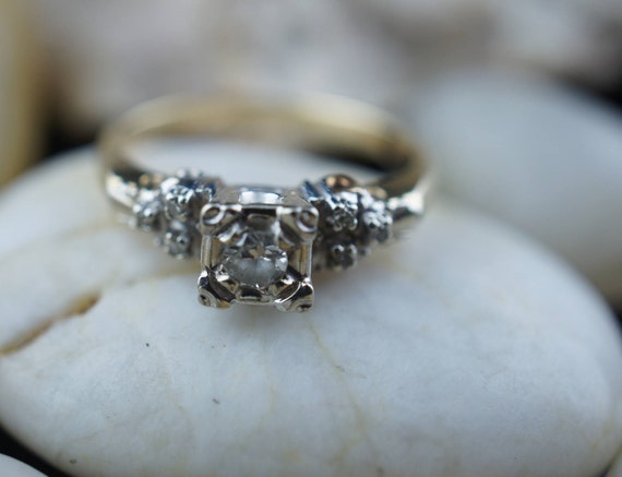 Ladies Vintage Estate 14K White Gold Diamond Wedding Anniversary Ring Band