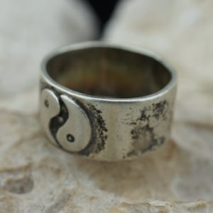 Vintage 925 Sterling Silver  Ring Size 7 1/4 Yin Yang Symbol Wide Patina  Art Deco Jewelry  Modernist st958