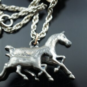 Vintage Art Deco necklace chain silver tone  wheat chain design pendant horse animal minimalist Modernist v007
