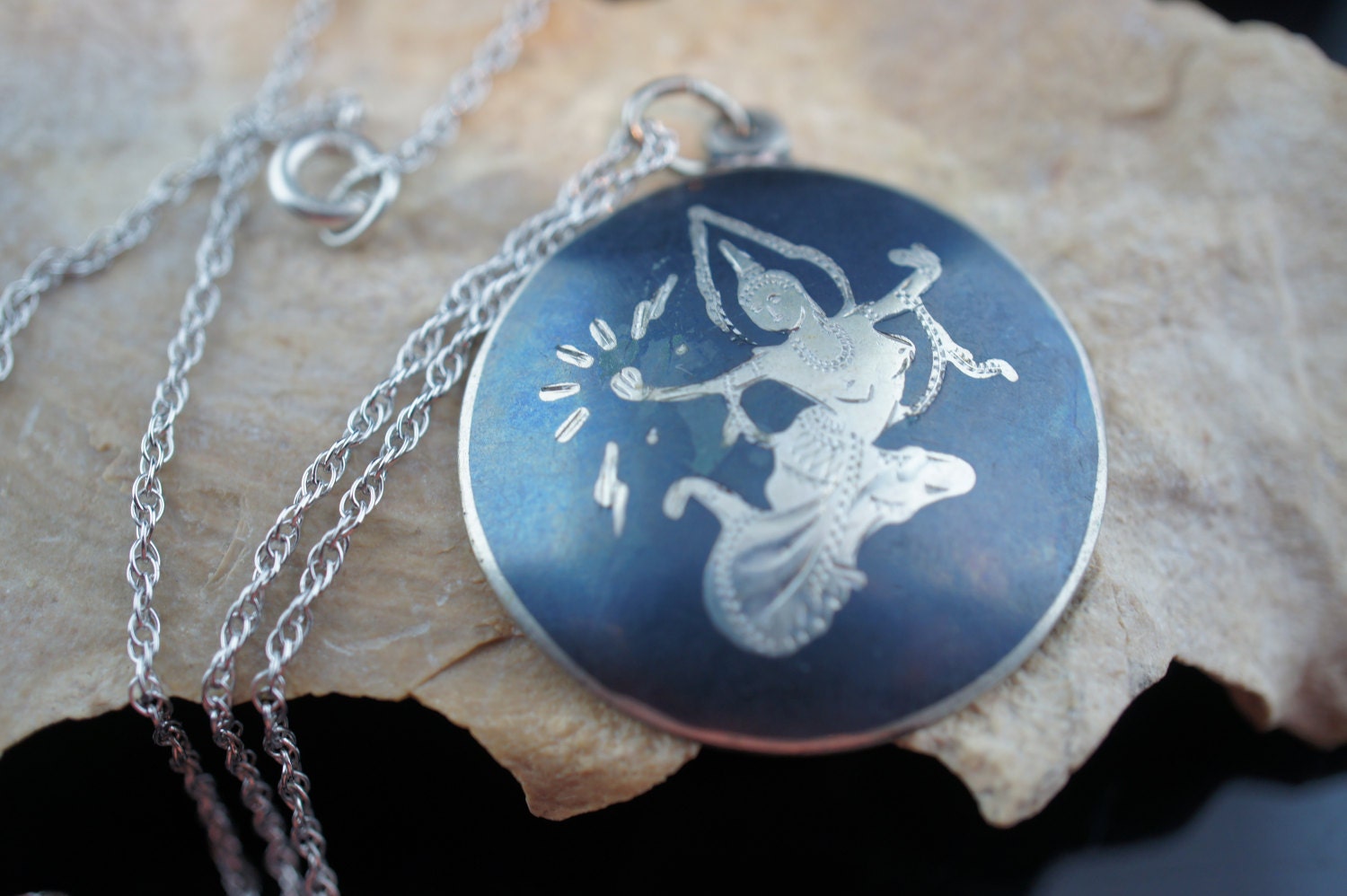 Collier Ras Du Cou En Argent Sterling Niellé - Motif Déesse Siam Dansante - Occasion - Bijou Ethnique