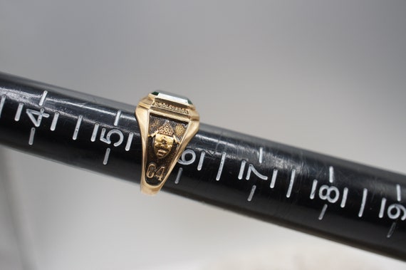 Vintage Man's JOSTEN Ring 10K Yellow Gold Green Stone Youngstown