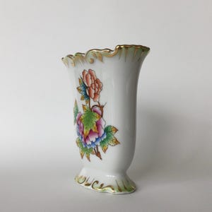 Vintage Porcelain Herend Vase, Queen Victoria Pattern and Gilt Trim