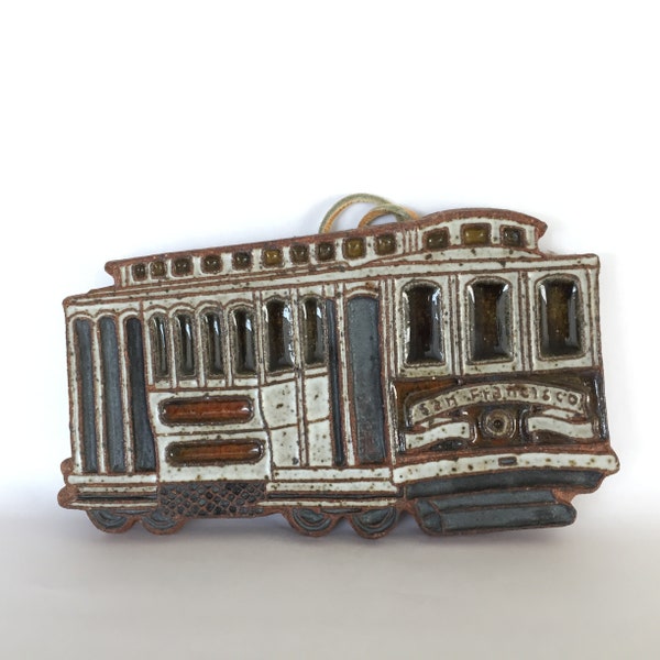 house entry plaque •••• cable car, San Fracisco, ceramic stoneware, Victoria Littlejohn, vintage, San Francisco, trolly