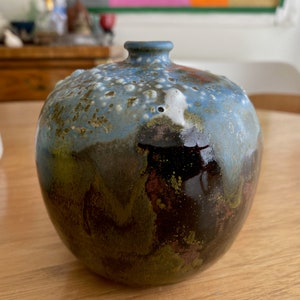 1969 Studio Pottery Vase / Home Office Bookshelf Decor Collectibles