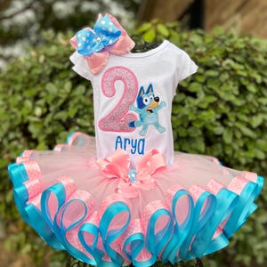 Ensemble de tutu personnalisé pour chien Bluey - Ensemble 3 pièces avec chemise brodée, tutu en ruban et noeud à cheveux