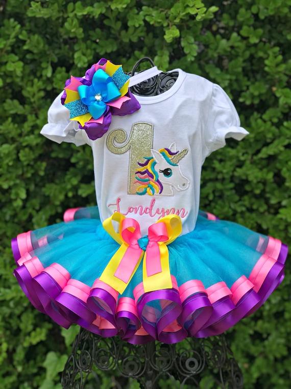Traje de cumpleaños de unicornio bordado: tutú de cinta y lazo para el pelo