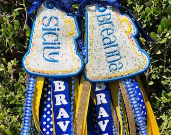 Personalisierter Cheer Taschenanhänger: Embroidery Glitter Shaker Schlüsselanhänger mit Bändern