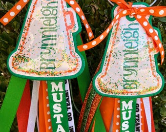 Personalisierter Cheer Taschenanhänger | Stickerei Glitter Shaker Schlüsselbund mit Bändern | Cheer Anhänger | Jubeln Geschenk | mustang jubeln