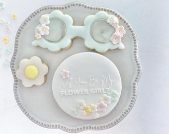 Groovy daisy sunnies cookie set - Will you be my  Flower girl? (bridesmaid proposal, First Birthday Cookies , weddings, bachelorette, flower