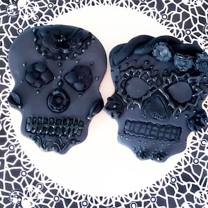 Black Skull Halloween & Day of the Dead Cookies - Set of 5 or 10 (galletas dia de muertos calaveras mexicanas, mexican fiesta, weddings,)