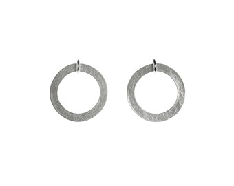 Silver circle earrings, classic silver hoop earrings, perfect everyday simple circle earrings.