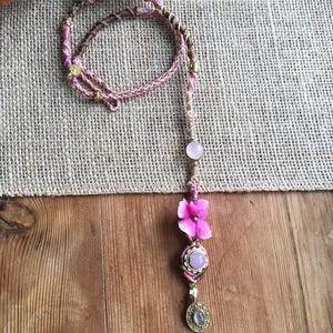 Macrame Hair Wrap · Pink Rose Quartz Hair Accessory · Boho Dreadlock Bead Wrap · Flower Hair Charm · Earthy Pastel Festival Jewelry