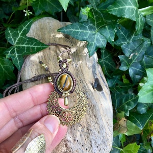 Brown Gemstone Necklace, Tiger Eye Macrame Pendant with a brass filigree charm · Earthy Hippie Style Jewelry
