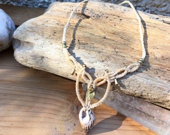 Handmade Macrame Necklace with Beach Shell and Brass · Boho Jewellery