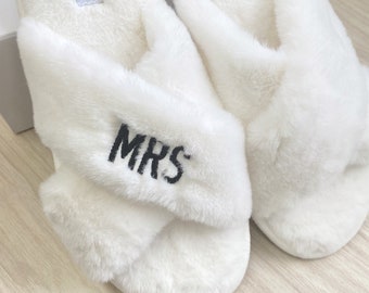 Personalised Fluffy Slippers // Knit Slippers // Bridesmaid Slipper // Fur Bridesmaid Slippers // Short Faux Fur // SADIE