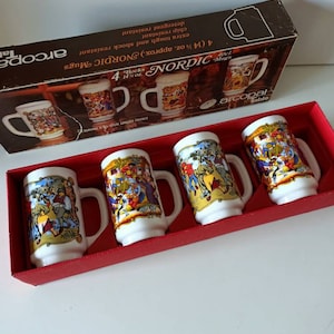 Arcopal table Nordic beer mugs, in box.