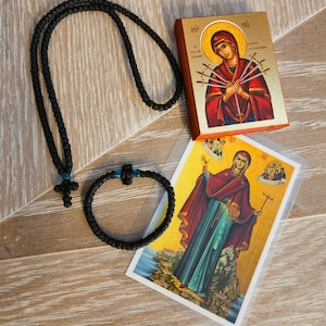 Ensemble cadeau d'articles chrétiens, comprend une icône représentant la Vierge Marie, corde à prière en cire authentique 150 nœuds - Komposkini, carte de prière