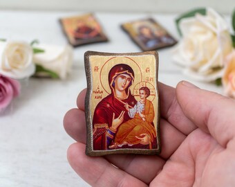 Icono de la Alegría de Todos los que Sufren Virgen María Panton Chara - Santuario de Madera de Bolsillo con Hojas de Oro