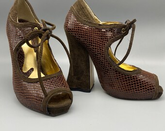 Vintage style snakeskin look peep toe pumps- US woman size 5