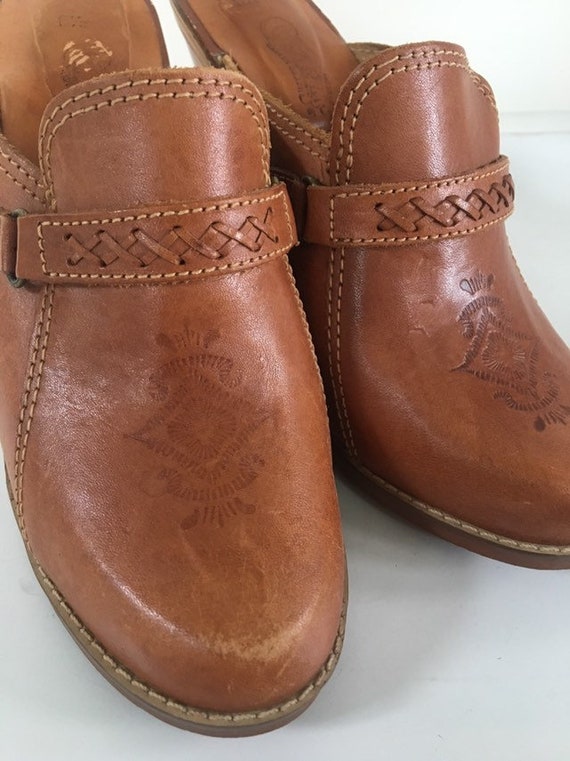 Vintage leather high heel clogs- size 8 - image 7