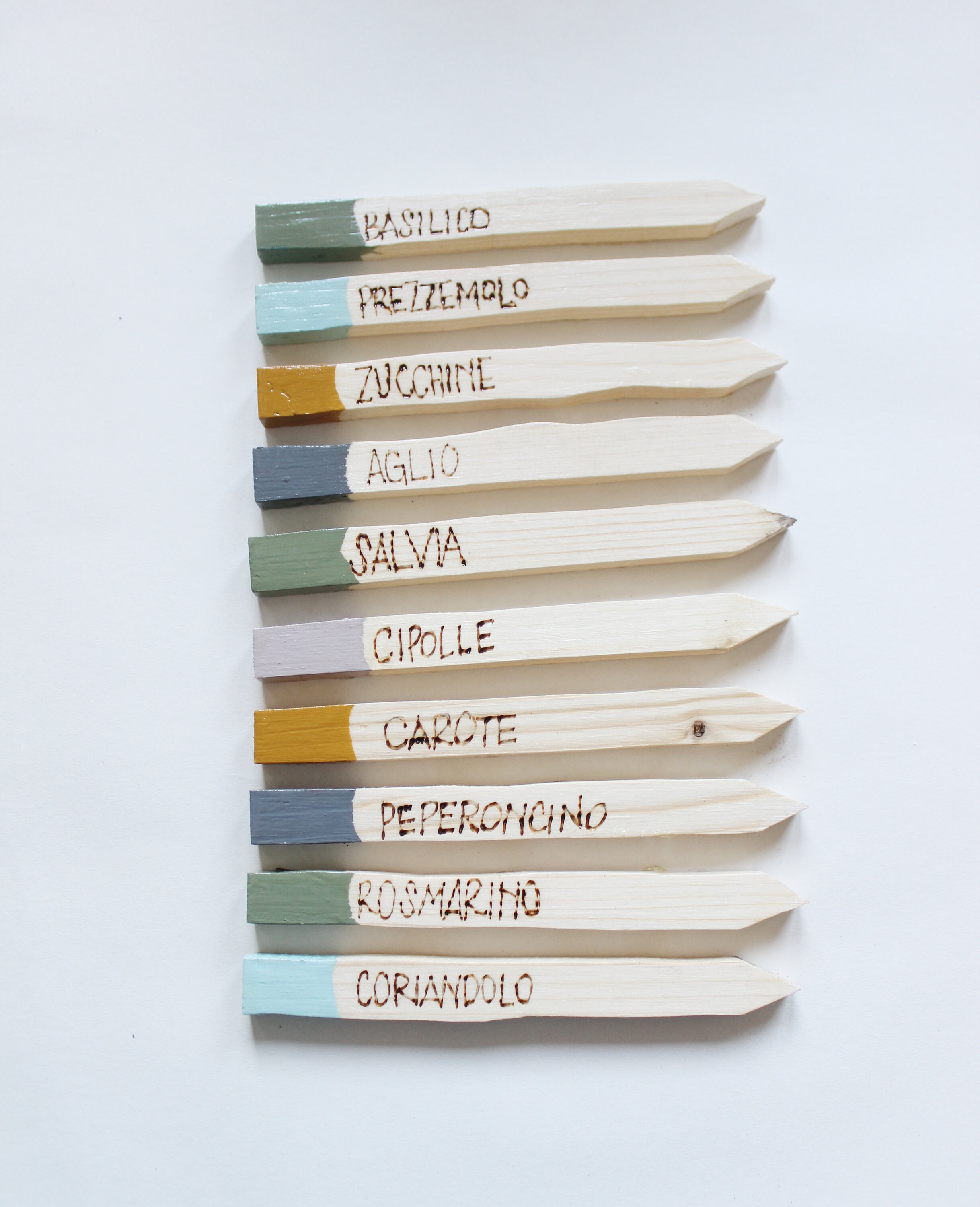 Targhette Segna Piante In Legno - 42 Pezzi Con Lavagnetta, Per Orto E Giardino, Design A Forma Di T, Doppia Misura - Foto 10